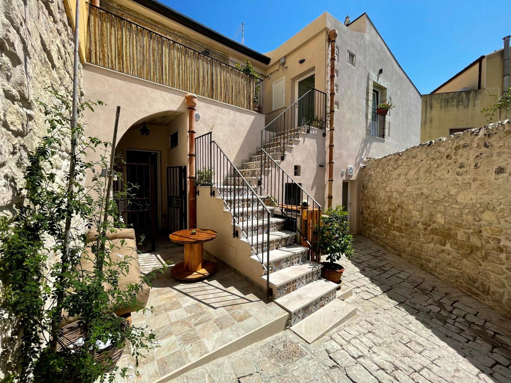 Bed and Breakfast Cuturissi Hospitality & Wellnees Ragusa Exterior foto